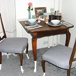 Watervilla-albertje Bed & Breakfast 4*
